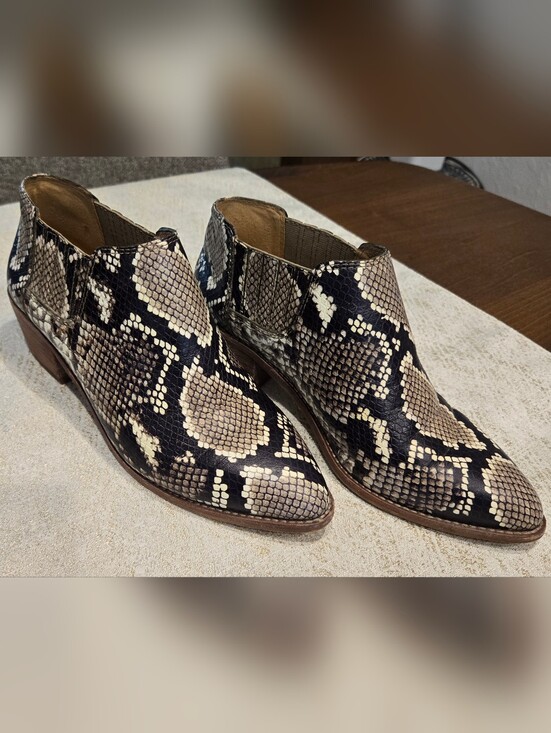 Madewell Shoes - Madewell SnakePrint Leather Chelsea Ankle Boots Block Stacked heel WesternBoho 6
